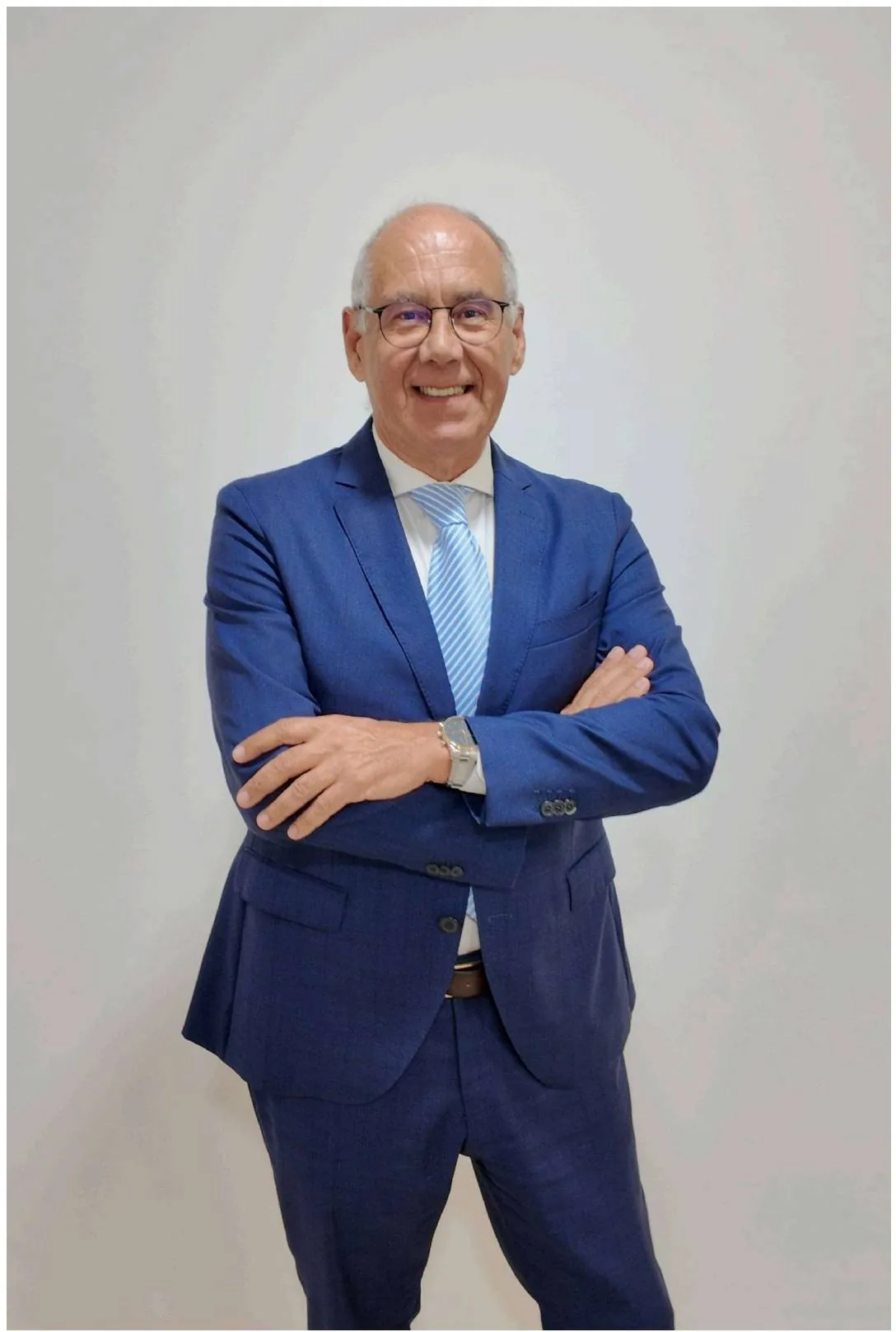 António Mousinho - Advogado Especialista em Imigração e AIMA
